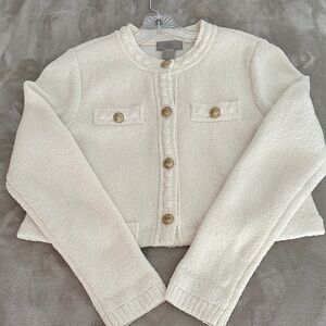 Chic Cream Cropped Knitted Cardigan with Gold Buttons